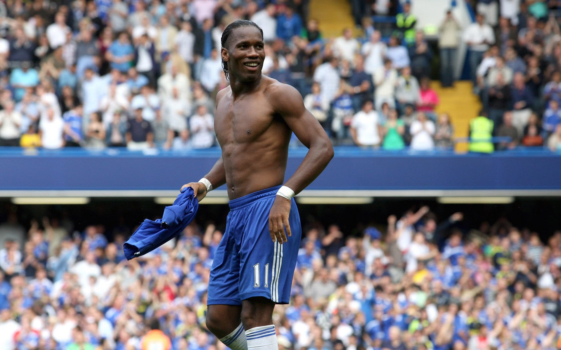 梦想与荣誉共同闪耀赛场，梦想与荣耀同在